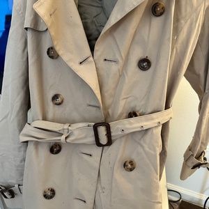 Brooks Brothers Trenchcoat